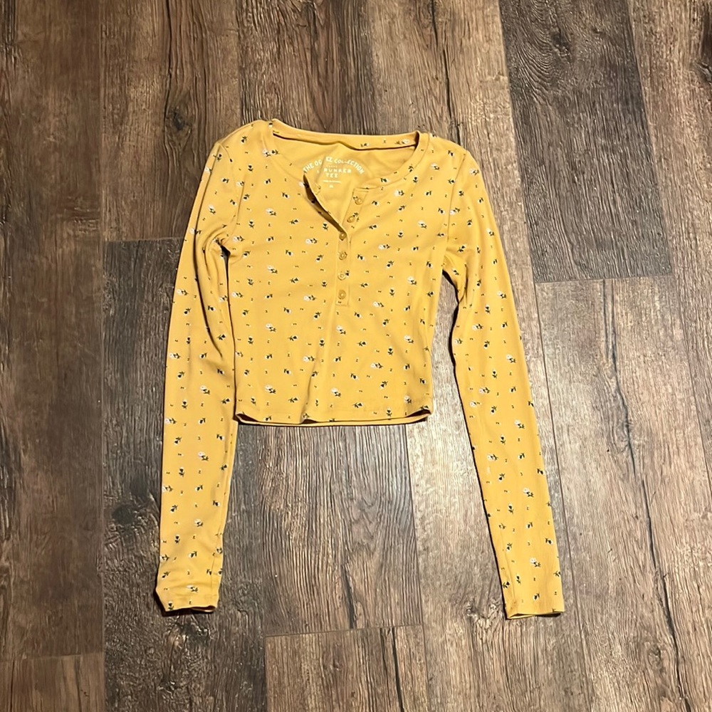 golden flower shirt